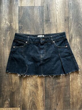 Raw Hem Pleated Mini Skirt